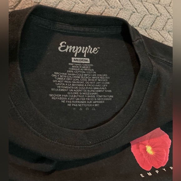 Empyre Black T Teen/women’s Medium - Picture 3 of 3